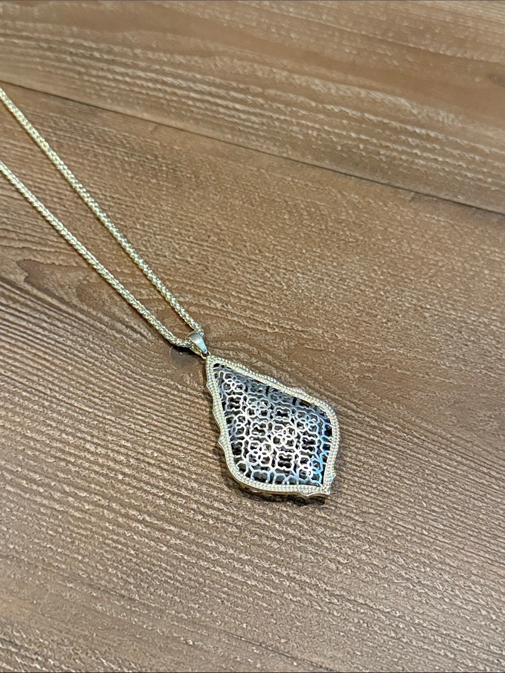 Kendra Scott 16” Gold-Tone Filigree mixed metal / two-tone Pendant Necklace